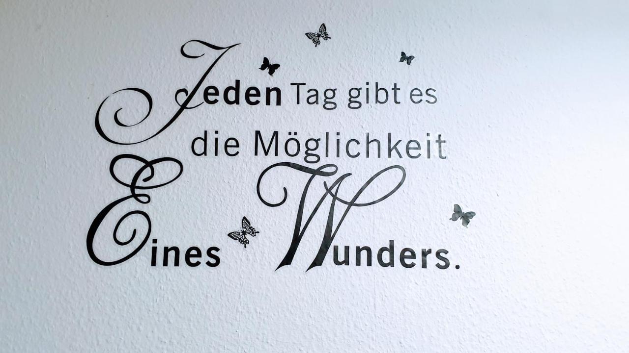 Budget Rooms In Halle With Shared Bathroom, Free Wifi, Netflix & Ipad Bagian luar foto